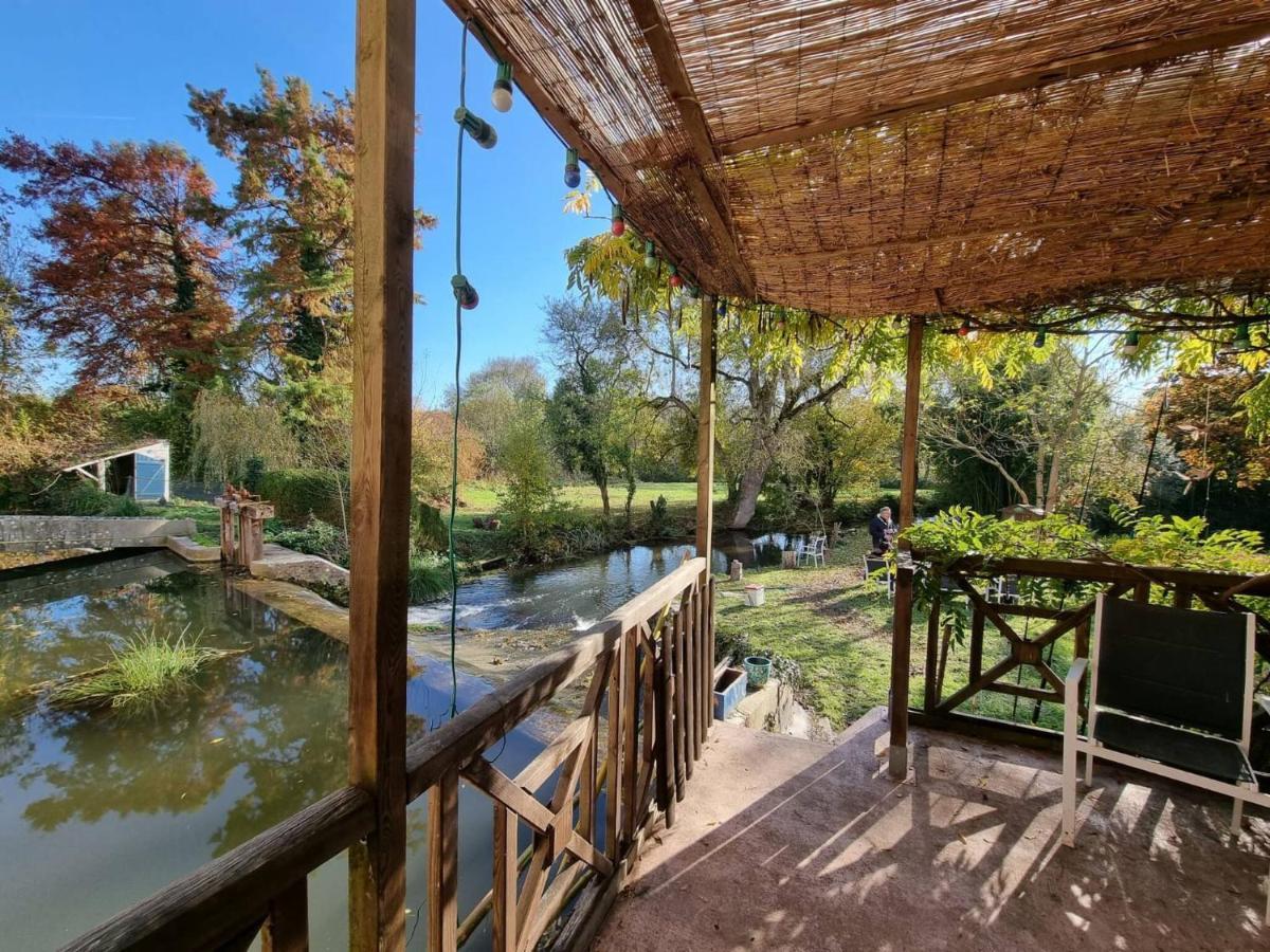 Вилла La Roulotte Du Moulin De Palet Bauge-en-Anjou Экстерьер фото